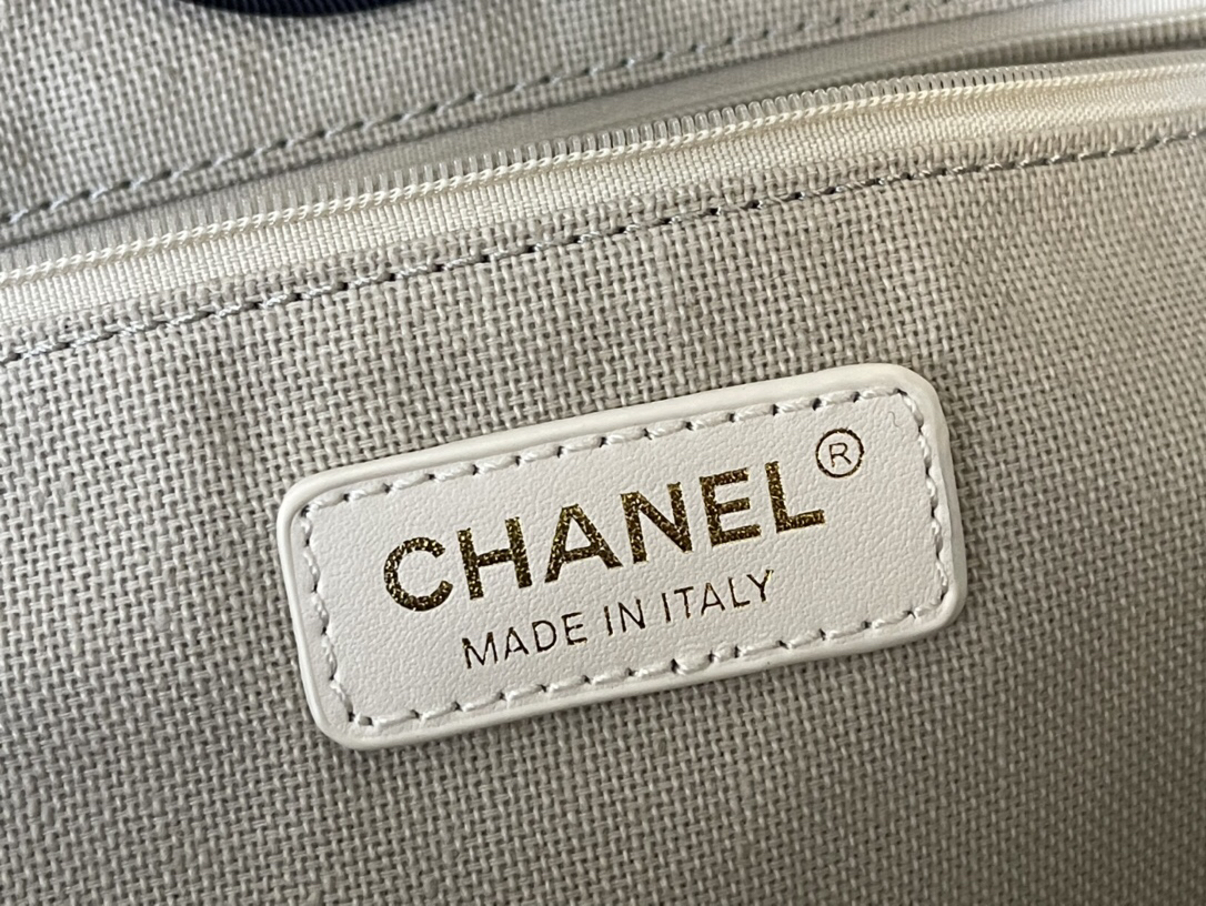 Chanel Mother-and-Child Beach Denim Canvas Tote Bag - Image 9