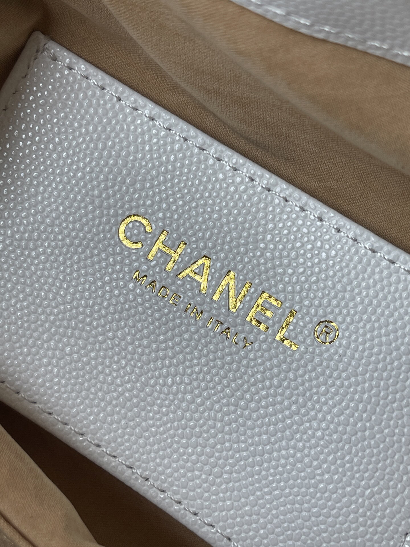 Chanel 25C Small Caviar Leather Hobo Bucket Bag - Image 9