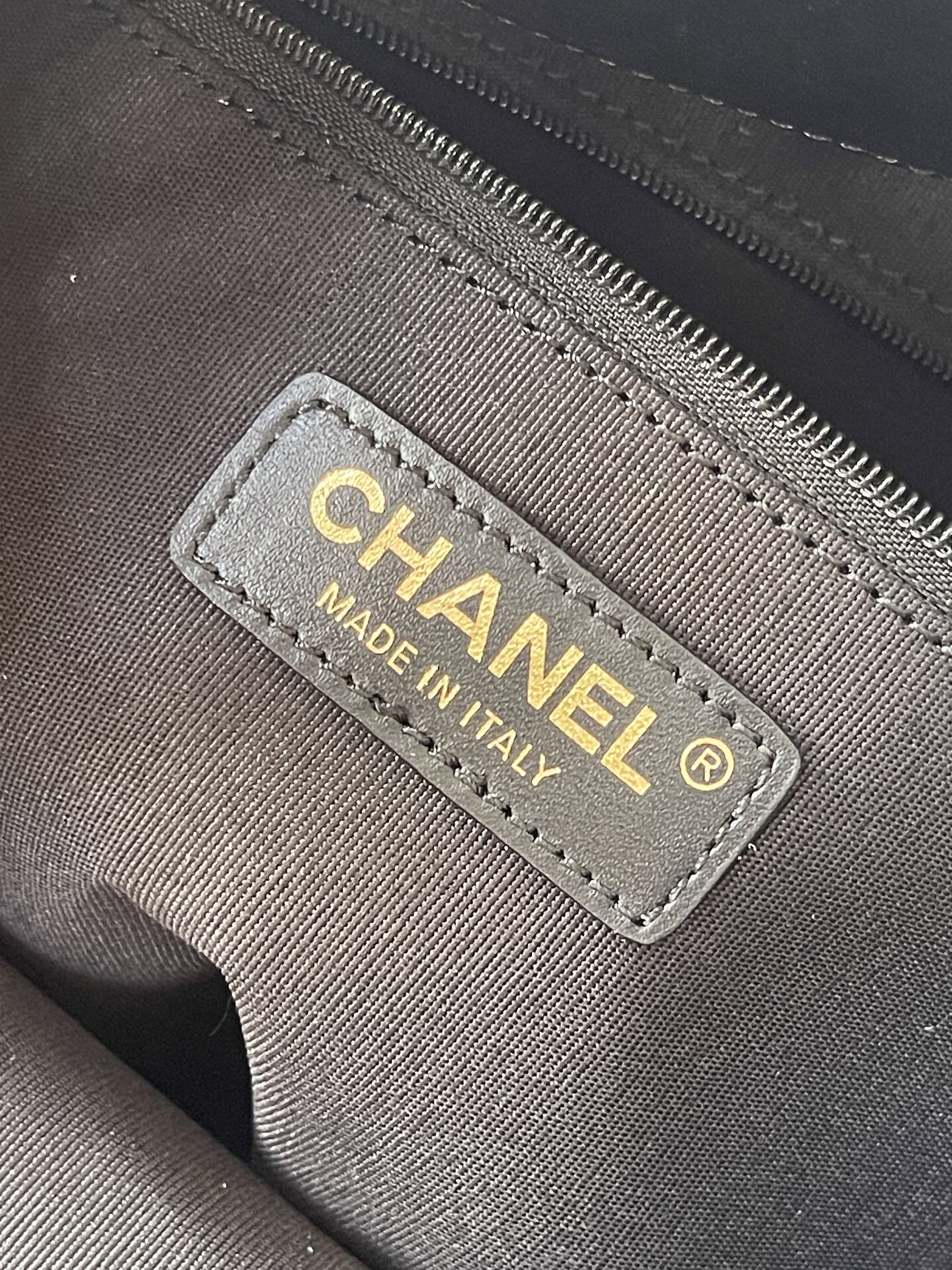 Chanel 25 Handbag - Image 9