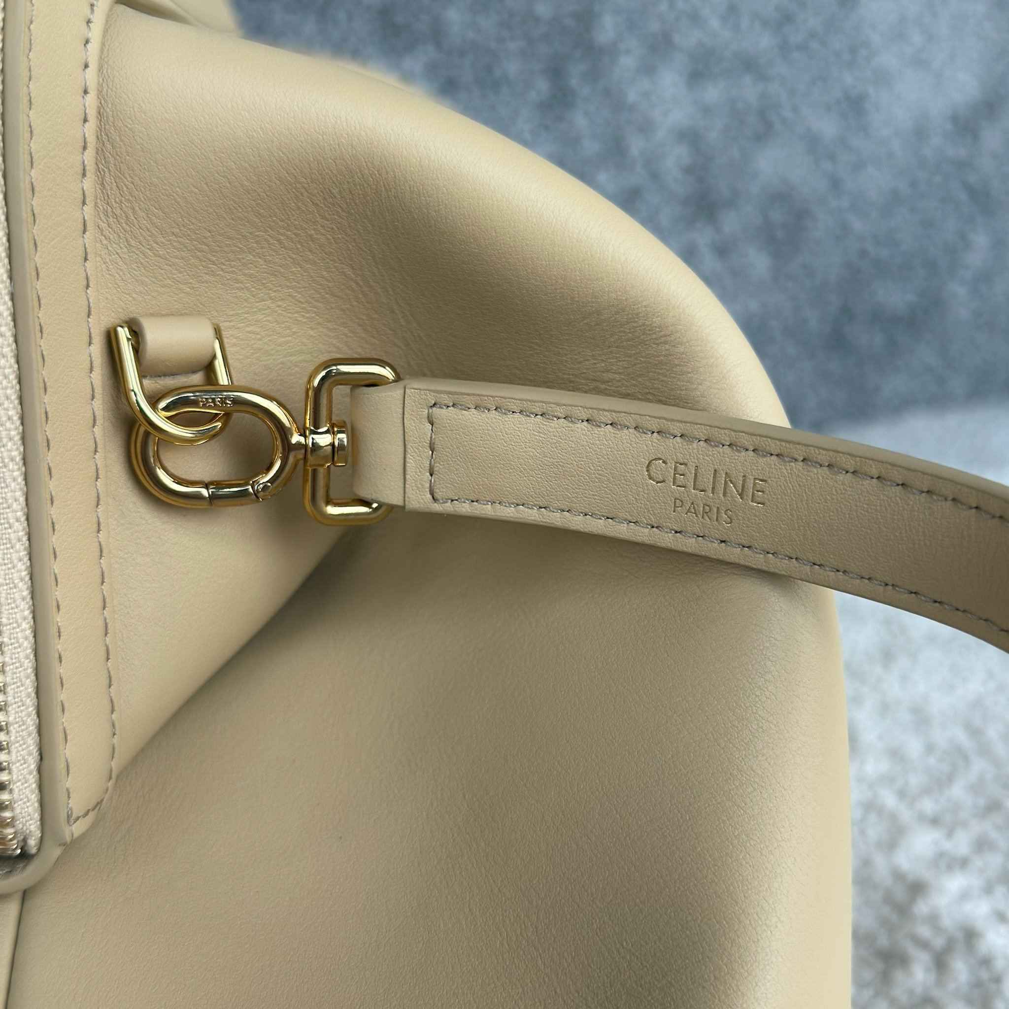 DOCTOR UCH Leather Handbag - Sand Beige - Image 9
