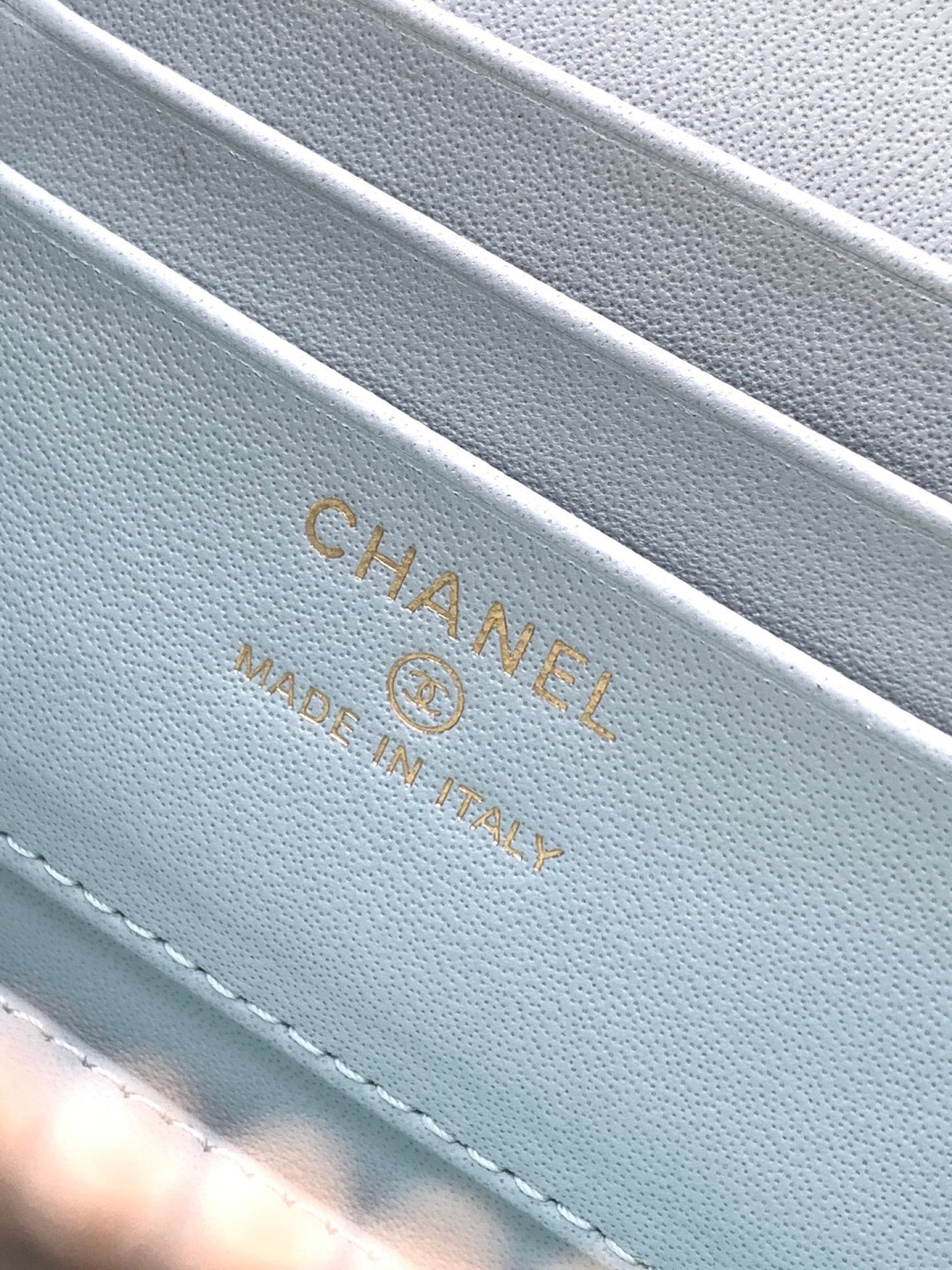 Chanel 26C Chain Crossbody Box Bag AP5039 - Image 9