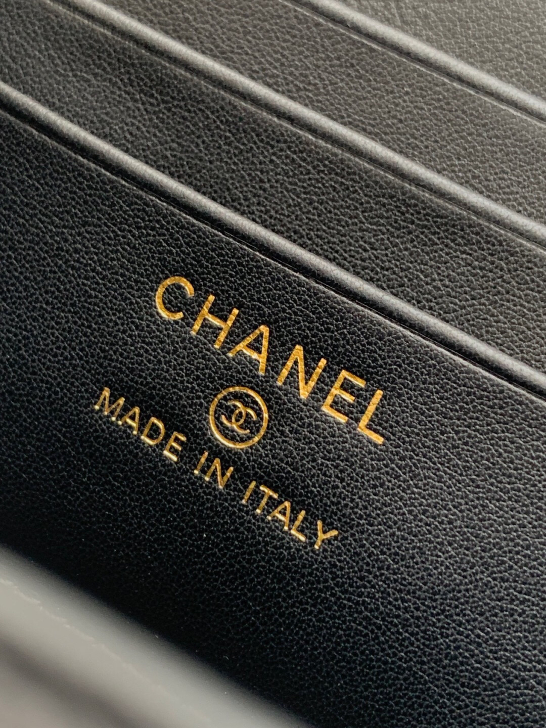 Chanel 26C Chain Crossbody Box Bag AP5039 - Image 9