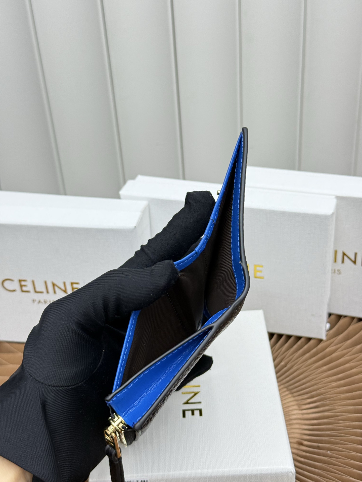 CELINE Short Leather Wallet - Image 9