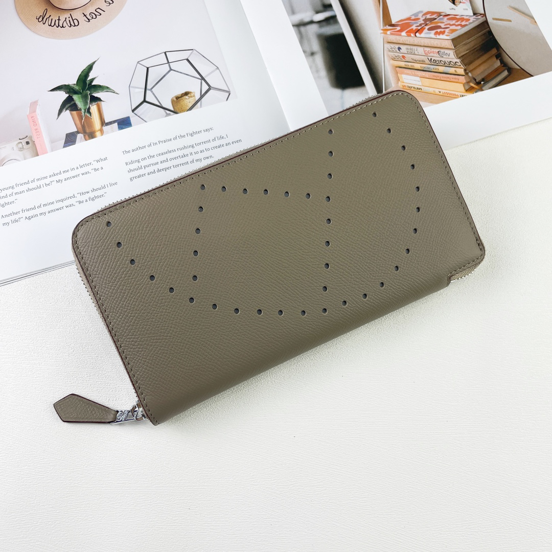 Hermès Silk'in Classic Zip Wallet - Image 9