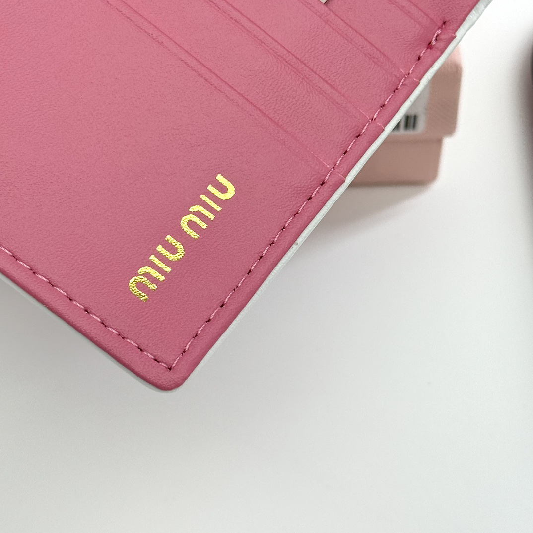 Miu Miu Matelasse Lambskin Wallet - Image 9
