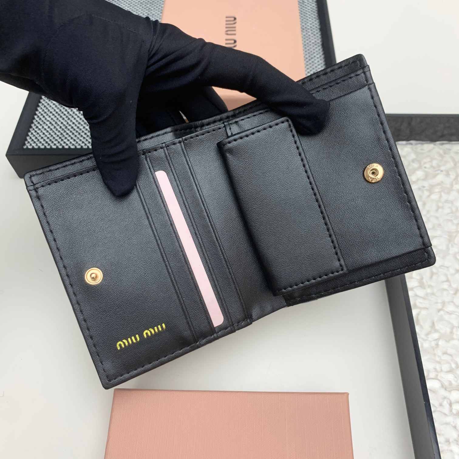Miu Miu Leather Multifunction Wallet - Image 9