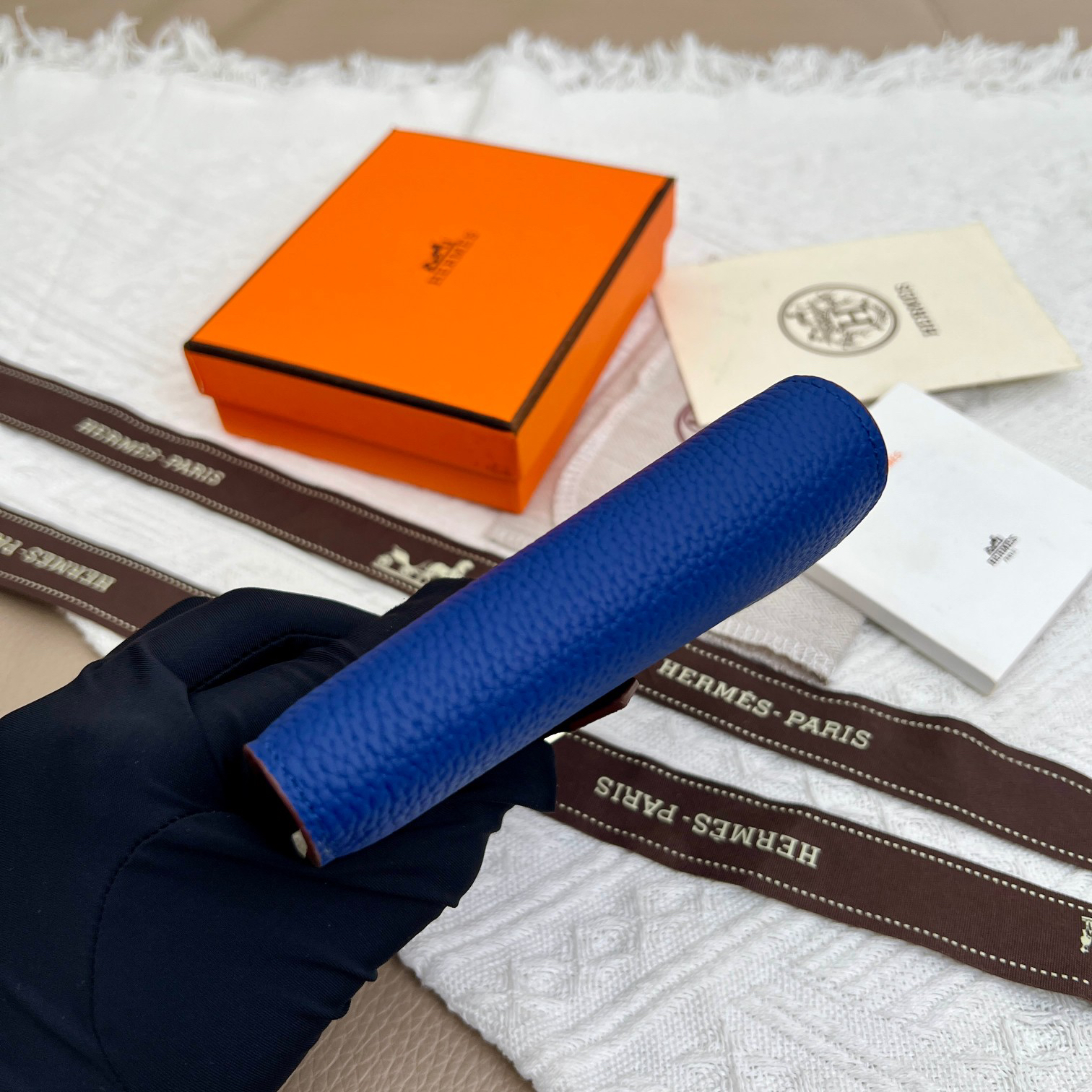 Hermes Vertical Leather Wallet - Image 9