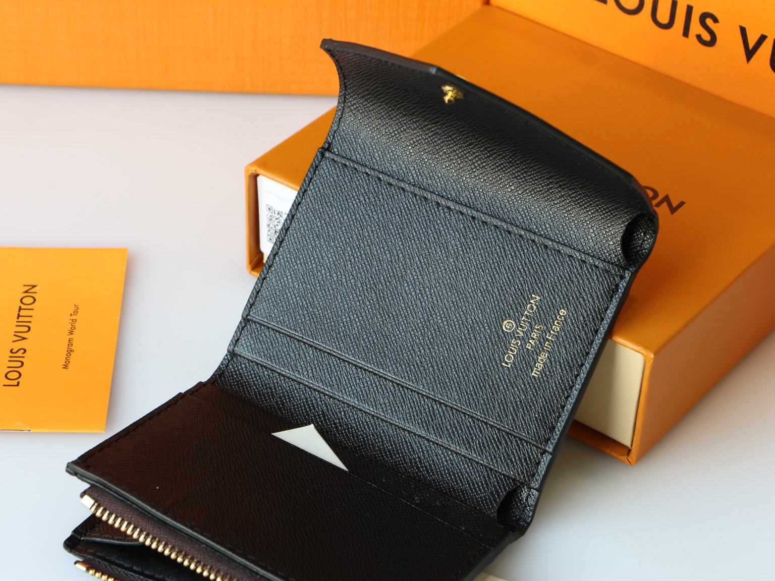 Louis Vuitton Zoe Wallet M62933 - Image 9