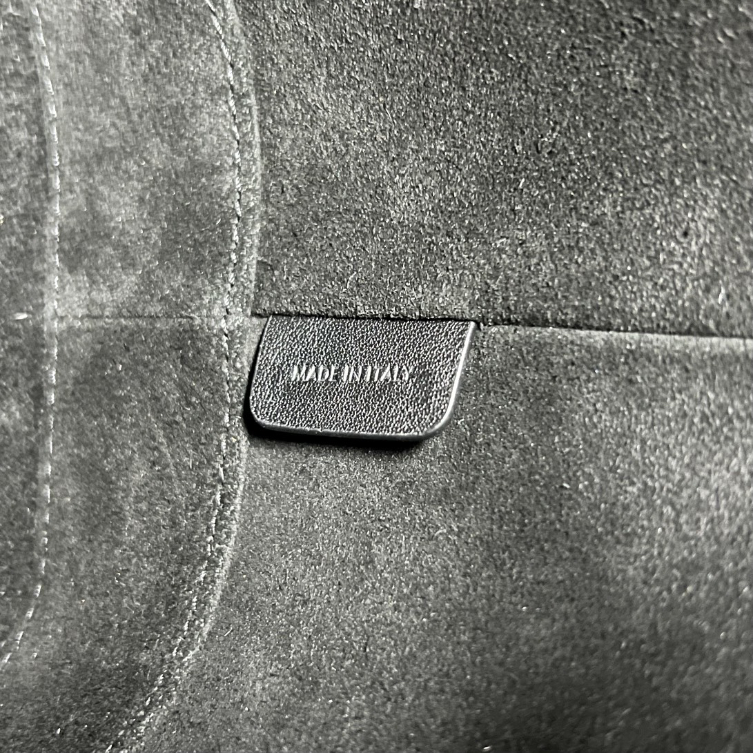 CELINE 2022 Spring/Summer Cuir Leather Bucket Shoulder Bag - Image 9