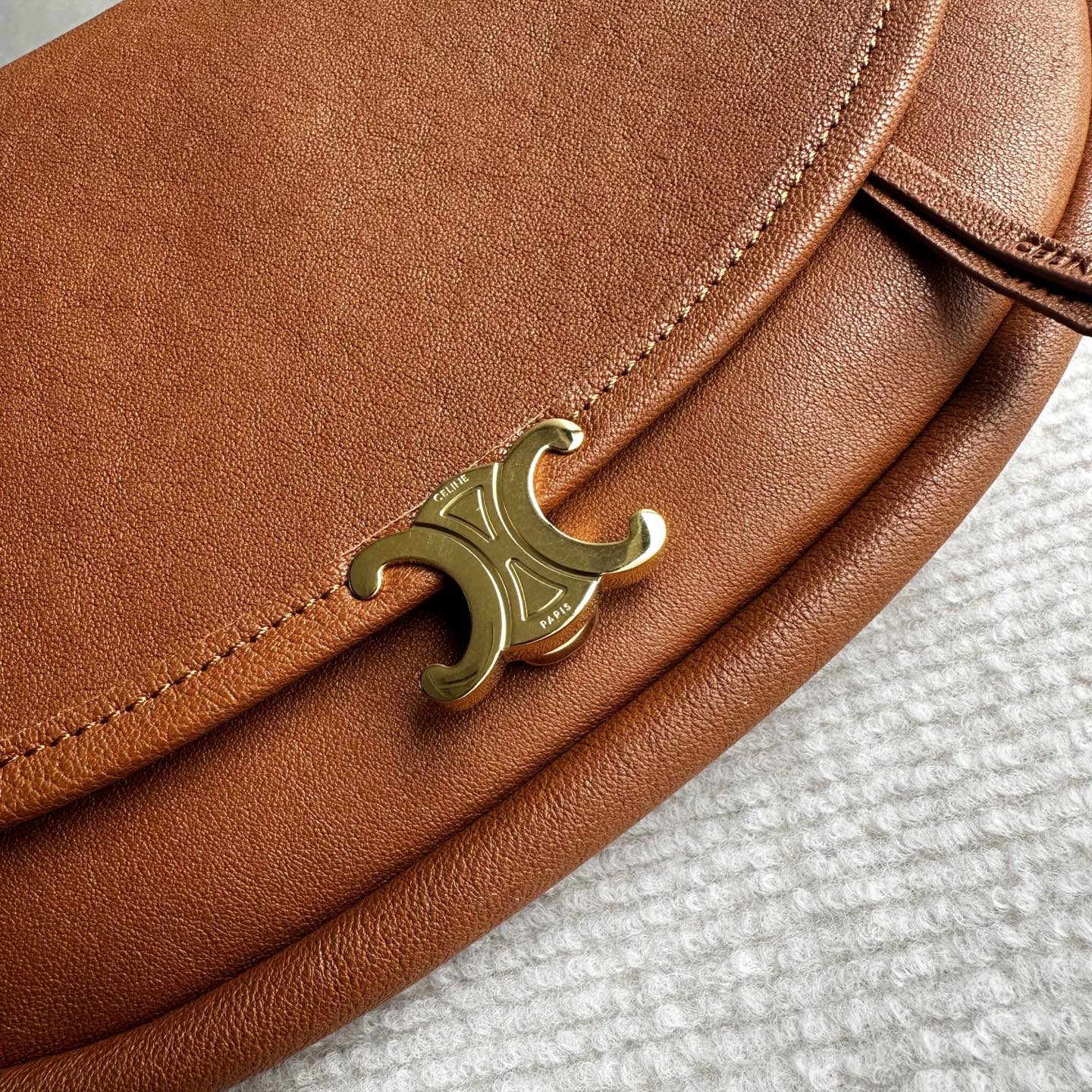 CE Halfmoon Small Shoulder Bag - Image 9