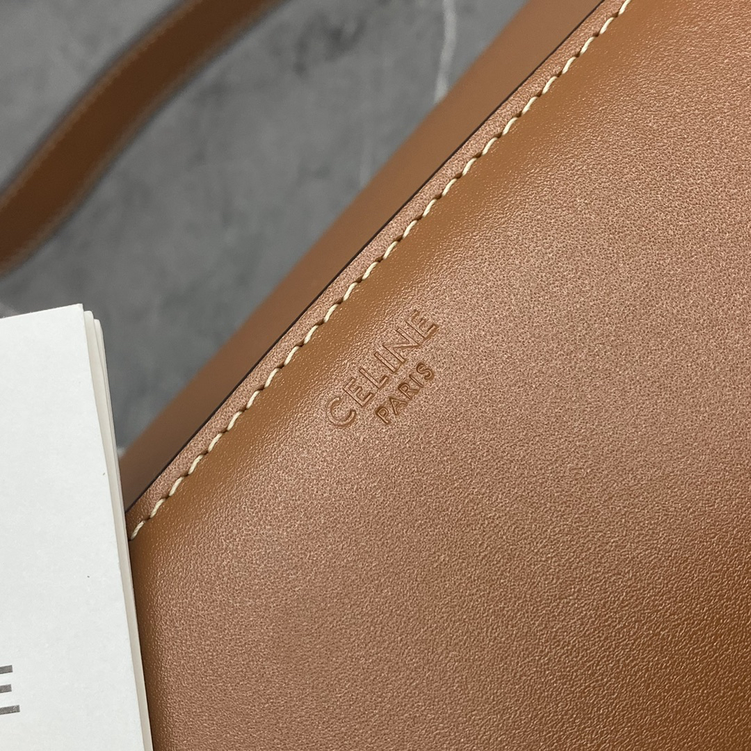 Triome Classic Leather Crossbody Bag - Image 9