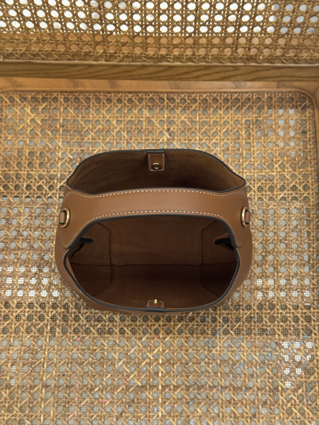 HOBO Small Handbag - Image 9