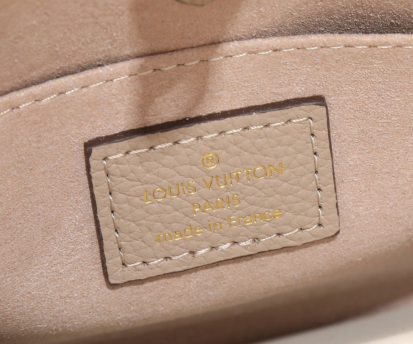 Louis Vuitton OnTheGo BB Handbag in Monogram Empreinte Leather - Image 9