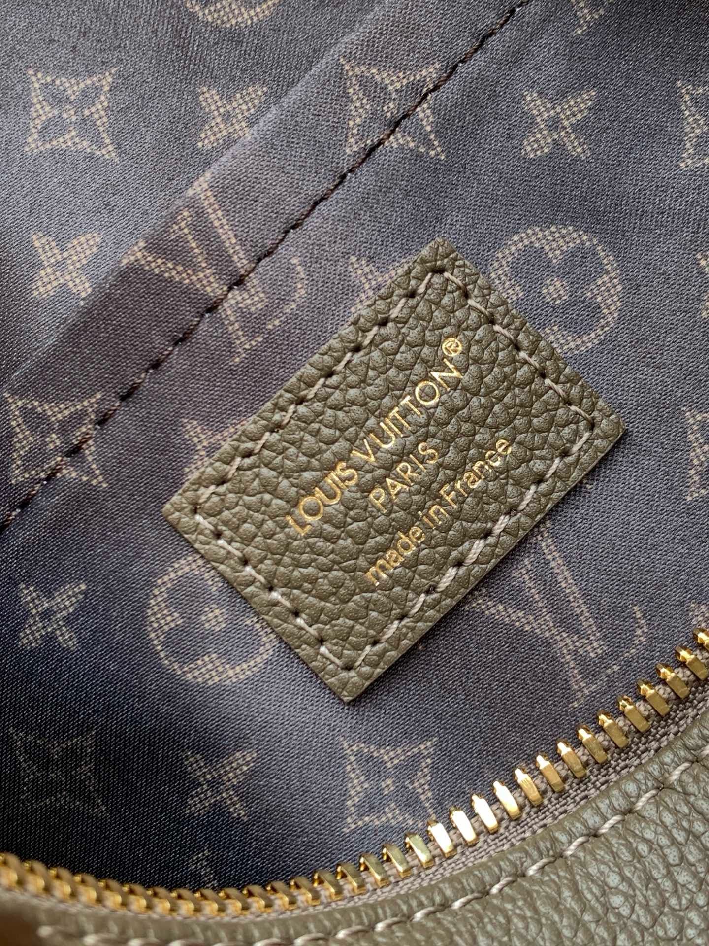 Express Small Shoulder Bag - Image 9