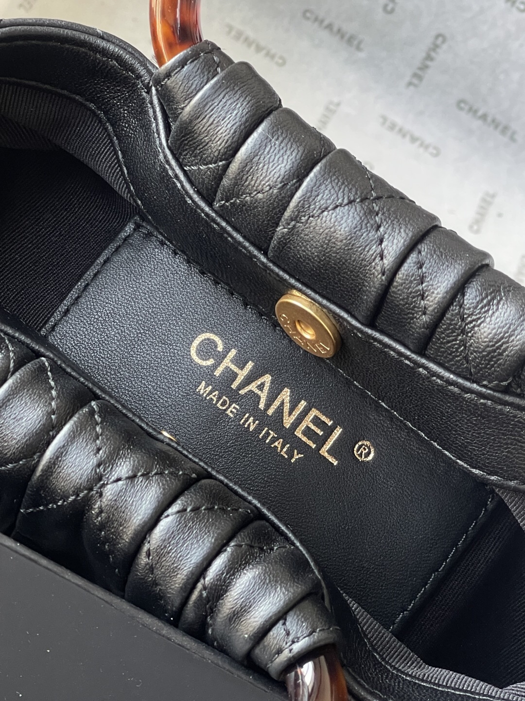CHANEL 26C AS6022 Calfskin Bucket Bag - Image 10