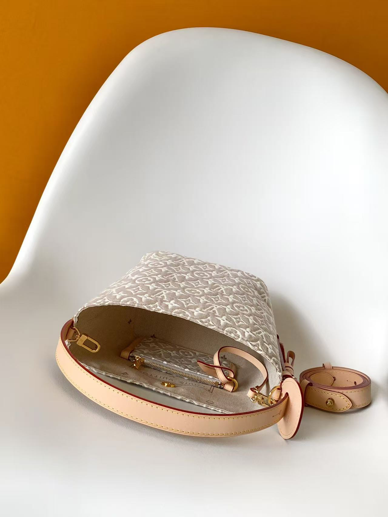 Louis Vuitton All In BB Handbag - Image 10