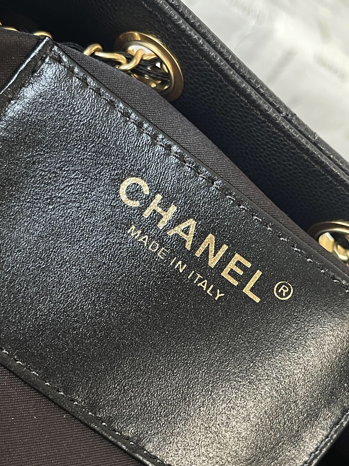 Chanel 25C Quilted Leather Hobo Shoulder Bag - Image 10