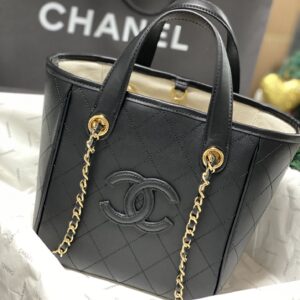 Chanel Classic Large-Capacity Tote Bag
