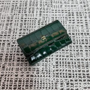 CHANEL Crocodile-Pattern Flap Card Holder