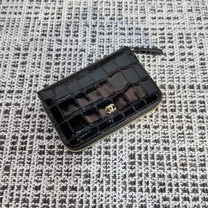 CHANEL Crocodile-Pattern Zipper Card Holder