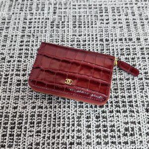 CHANEL Crocodile-Embossed Zipper Card Holder