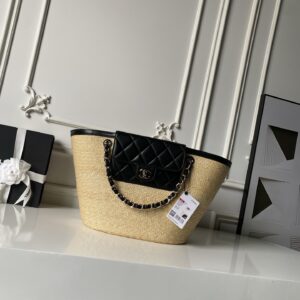 Chanel 26C Coco Beach Raffia Tote Bag AS5952