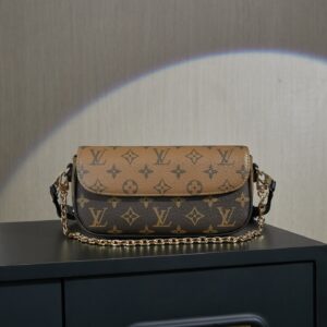 Louis Vuitton Wallet On Chain Ivy Monogram Canvas Crossbody Bag M81911