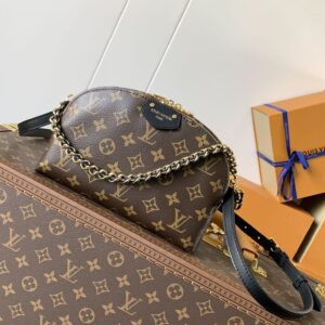 Louis Vuitton Alma Handbag M12996