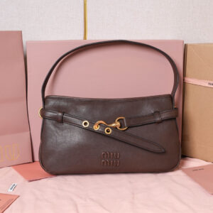Aventure Leather Shoulder Bag 5BC182