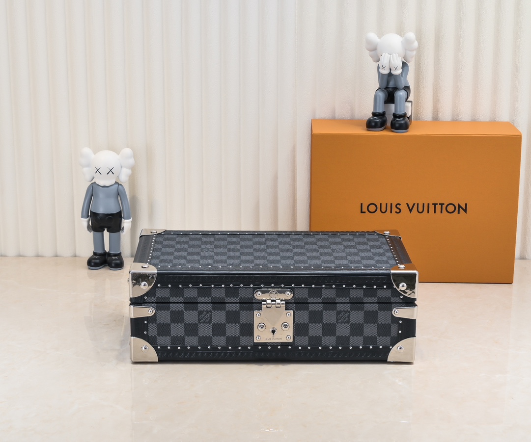 Louis Vuitton Monogram 8-Watch Storage Case