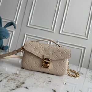 Pochette Metis East West Shoulder Bag
