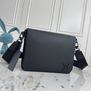 Louis Vuitton Aerogram Messenger Bag M57080