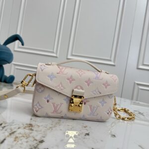 Louis Vuitton Pochette Métis East West Monogram Leather Crossbody Bag M25682