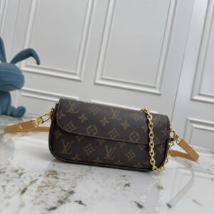 Louis Vuitton Wallet on Chain Ivy Crossbody Bag in Monogram Empreinte Leather