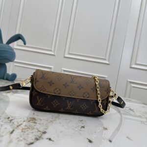 Louis Vuitton Wallet on Chain Ivy in Monogram Empreinte Leather