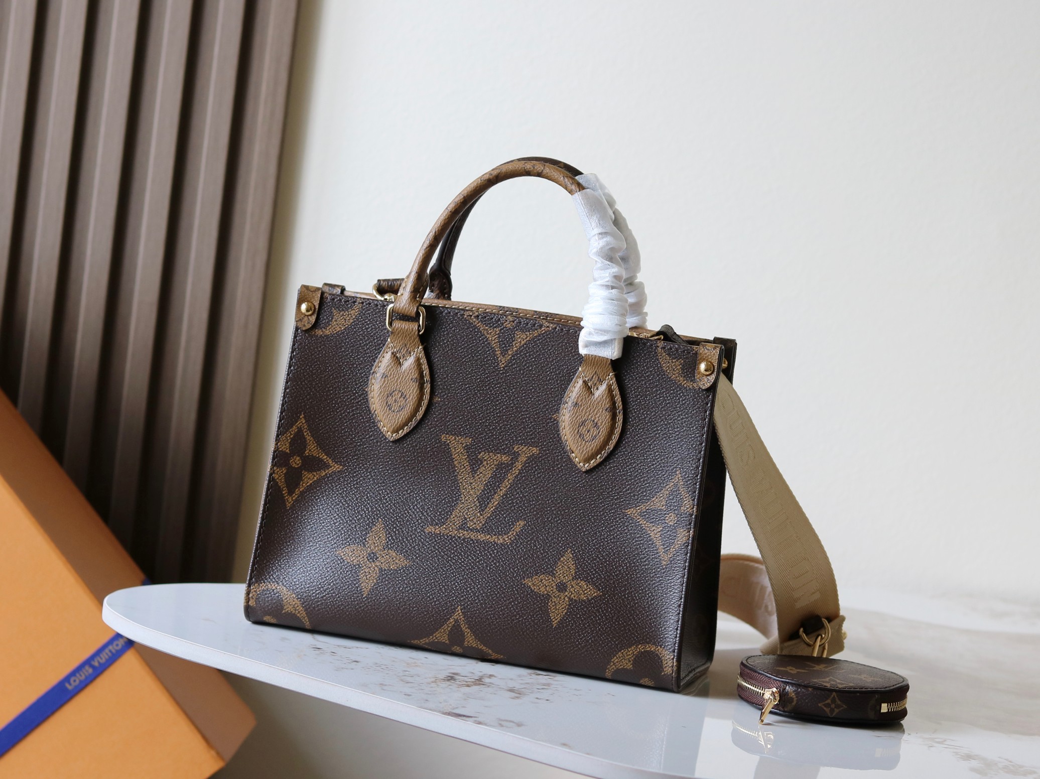 Louis Vuitton OnTheGo PM Handbag M46373