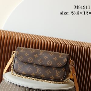Louis Vuitton M81911 Wallet on Chain Ivy
