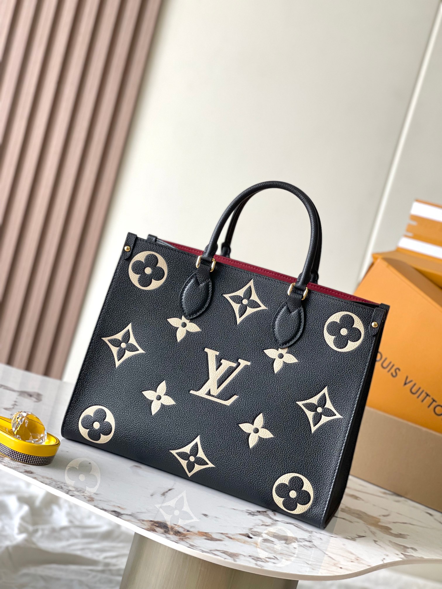 Louis Vuitton Onthego MM Tote Bag in Black