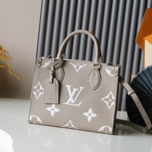 OnTheGo Tote Bag in Leather