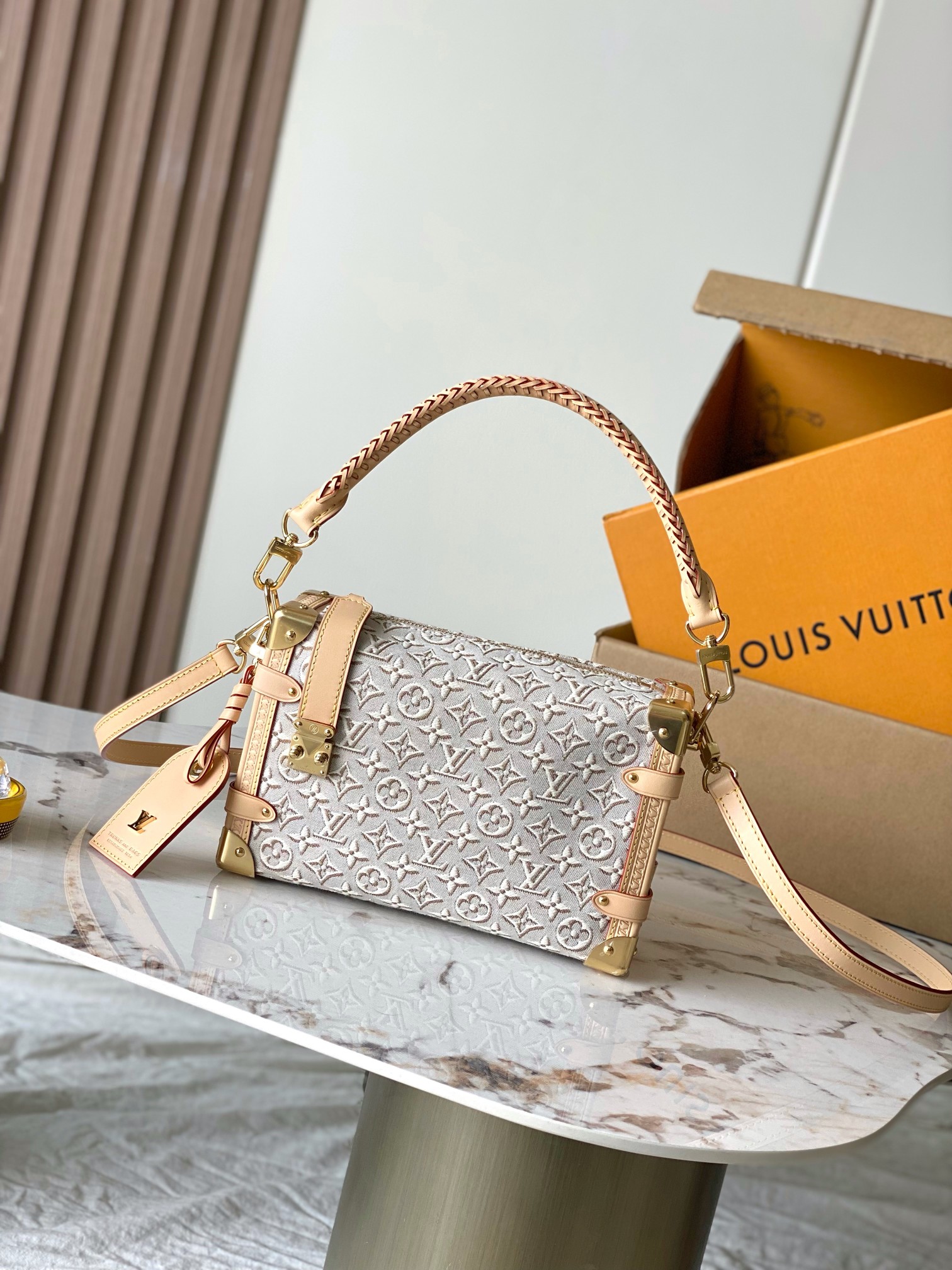 Side Trunk Medium Crossbody Bag
