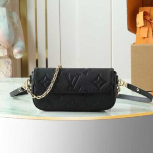 Louis Vuitton Ivy Wallet On Chain Crossbody Bag in Monogram Canvas