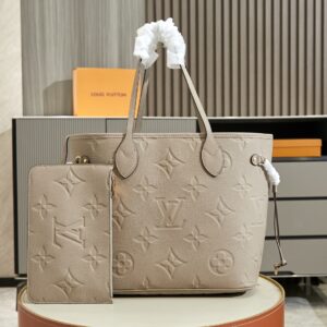 Louis Vuitton Neverfull MM Shopping Tote