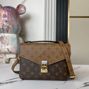 Louis Vuitton Pochette Métis Monogram Shoulder Bag