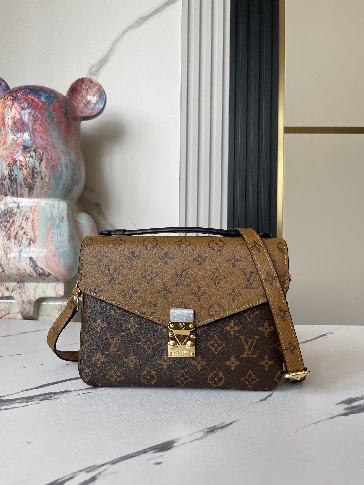 Louis Vuitton Pochette Métis Monogram Shoulder Bag