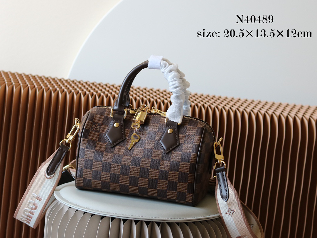 Speedy Bandoulière 20 Monogram Canvas Crossbody Bag