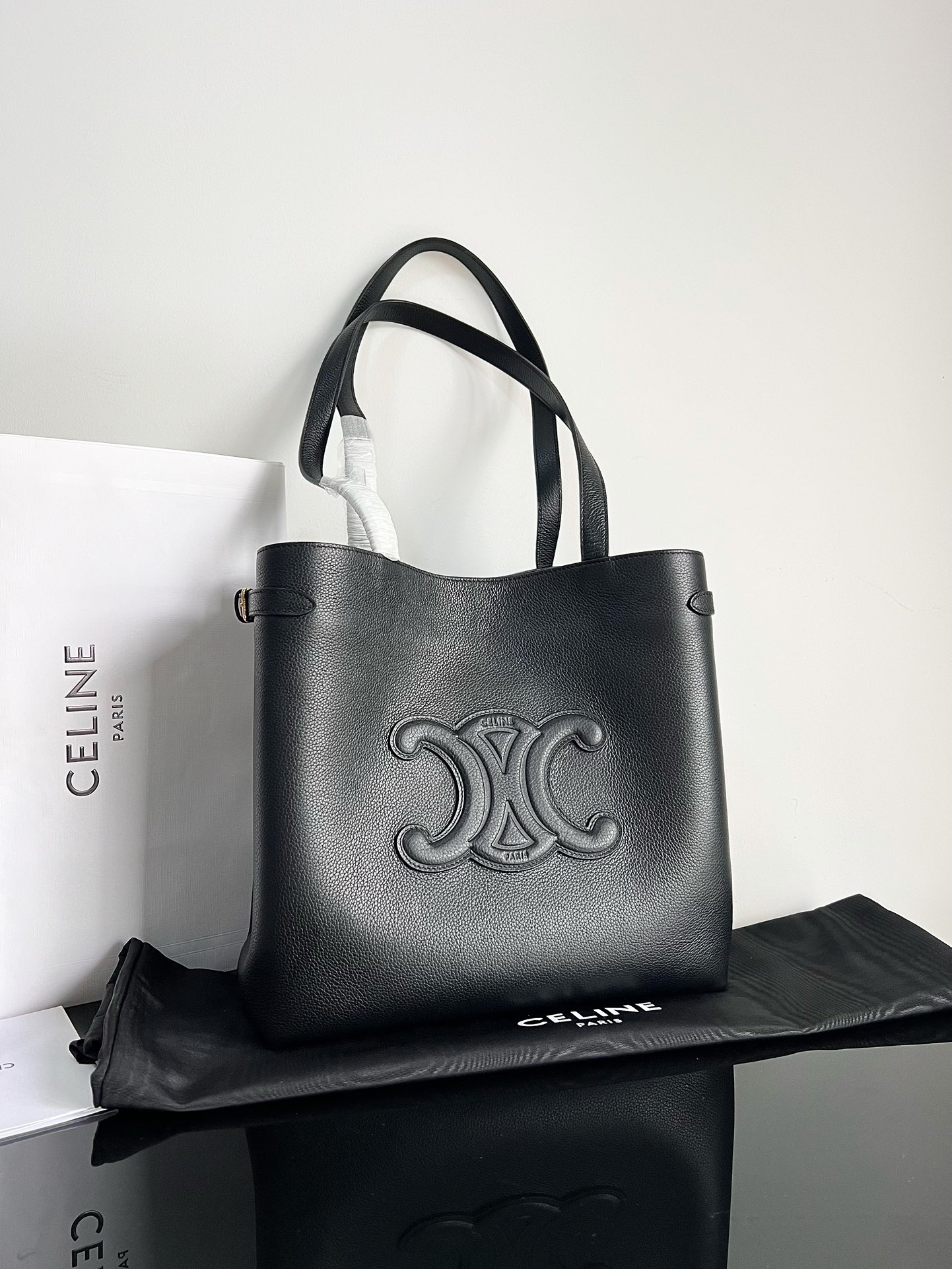 Celine CUIR Series CABAS ANAÏS Grain Calfskin Leather Tote Bag
