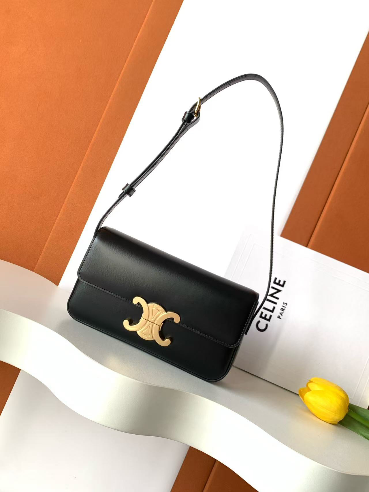 All-Leather Triumphal Arch Shoulder Bag
