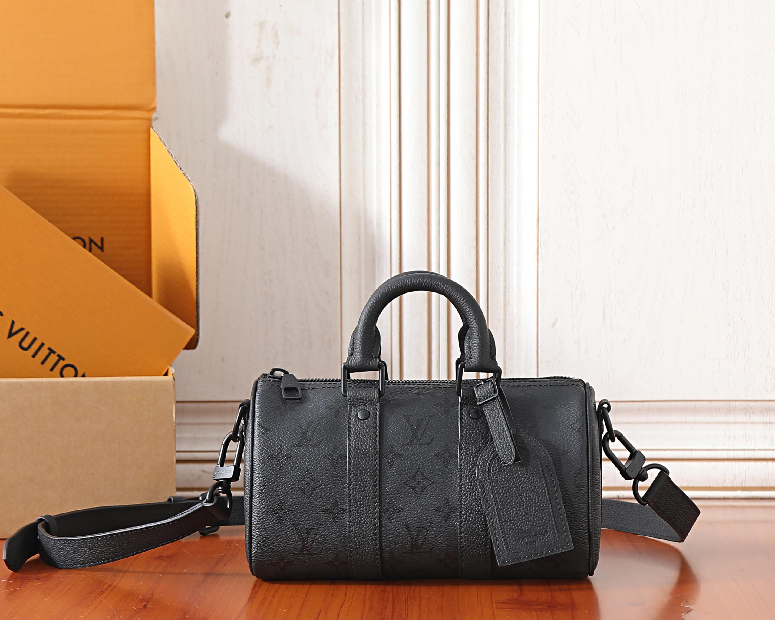 Louis Vuitton Keepall Bandoulière 25 Handbag
