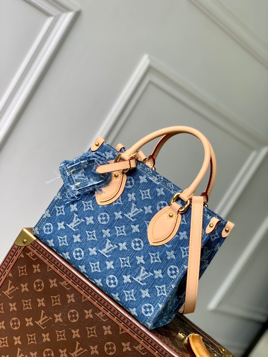 Louis Vuitton OnTheGo Small Handbag M14633