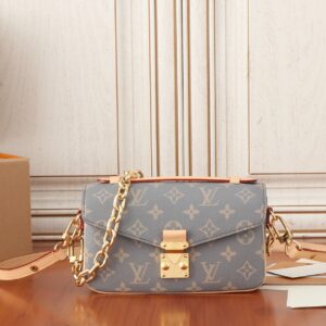 Pochette Métis East West Monogram Crossbody Bag